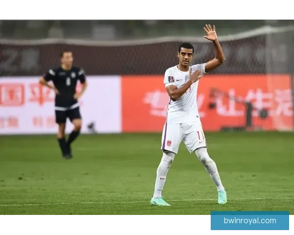 洁董路吉言若能赢越南这支球队必将问鼎冠军荣耀之巅写下历史新篇章